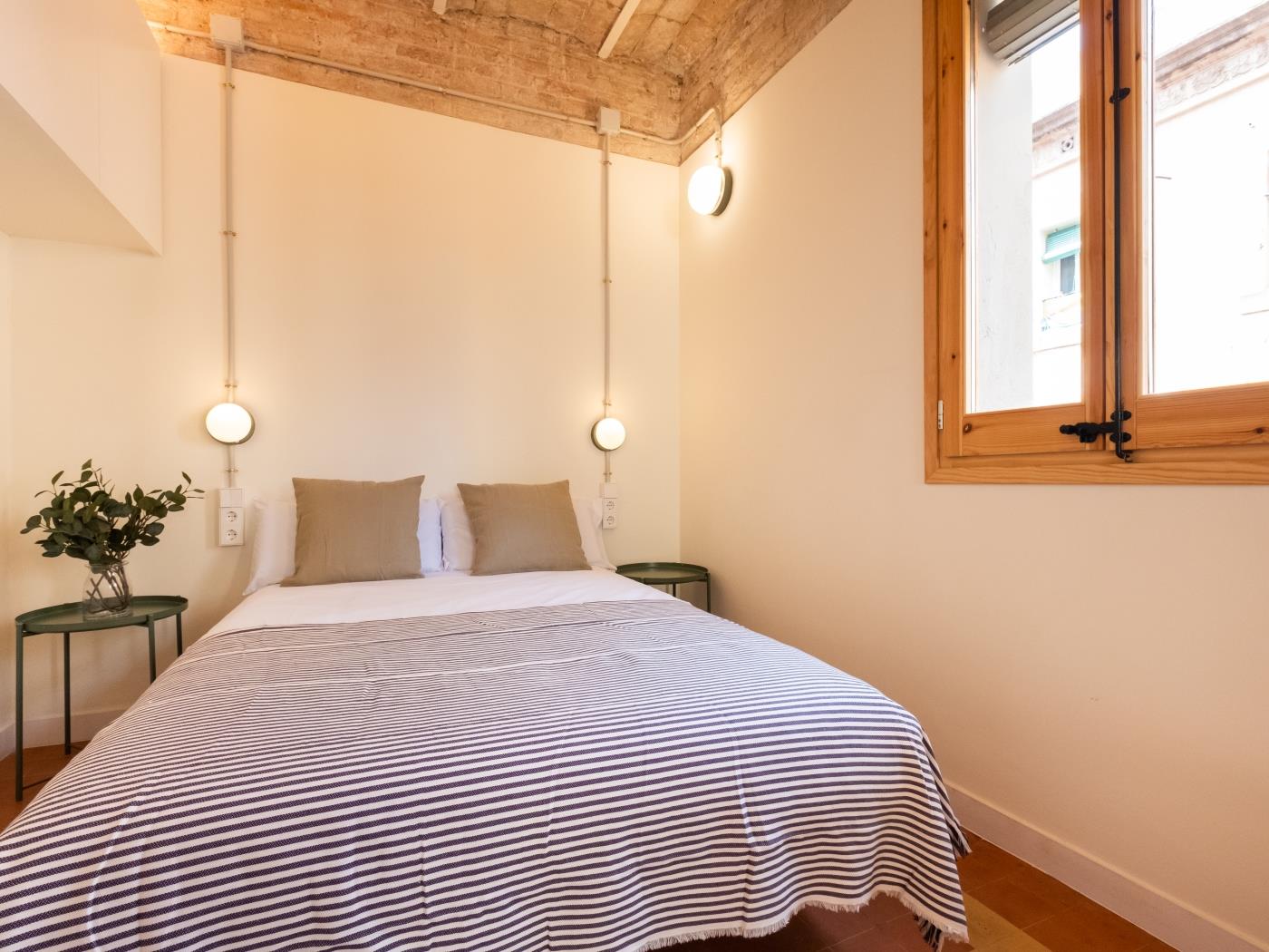 STYLISH STUDIO 5 MINUTES WALKING FROM THE BEACH in BARCELONA