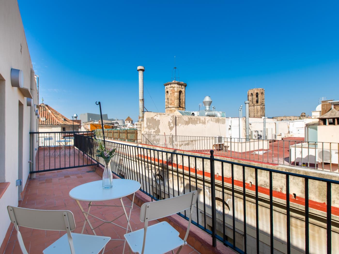 CHEERFUL APARTMENT WITH TERRACE IN CITY CENTER in Barcelona