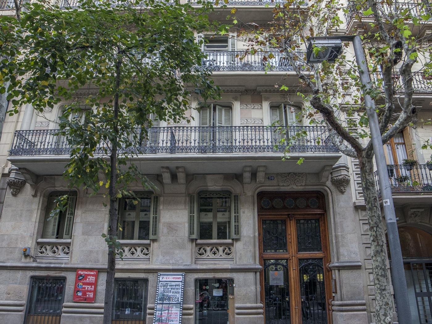 MODERNIST AND ELEGANT APARTMENT IN BCN CITY CENTER in Barcelona