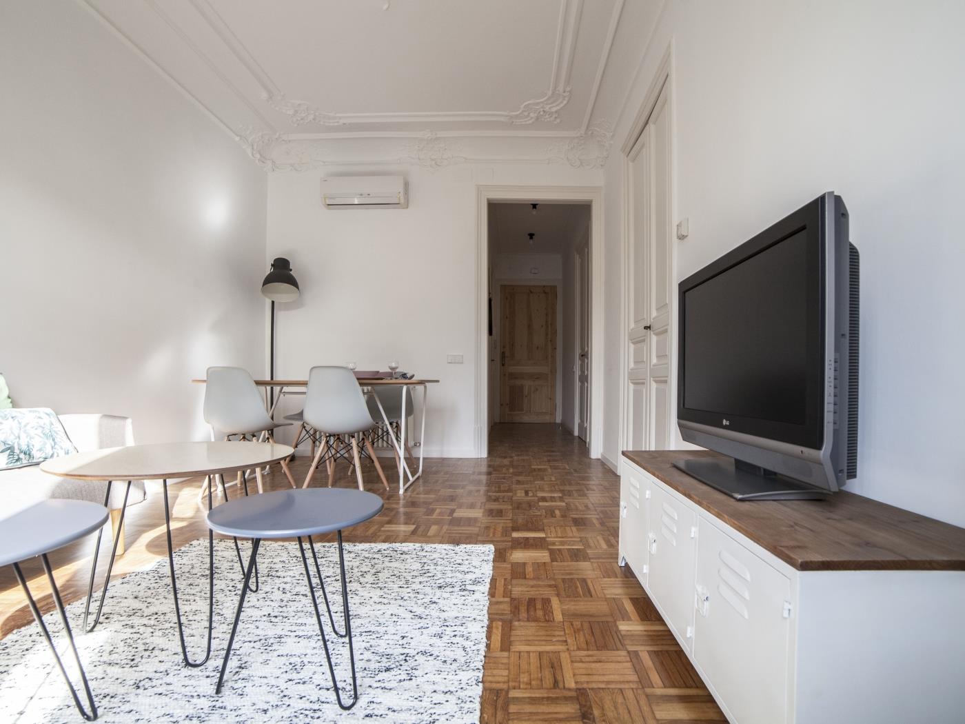 MODERNIST APARTMENT IN EIXAMPLE in Barcelona