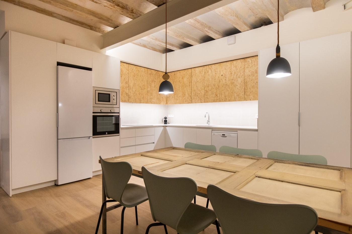 BRIGHT SUITE IN RESTORED CO-LIVING in BARCELONA