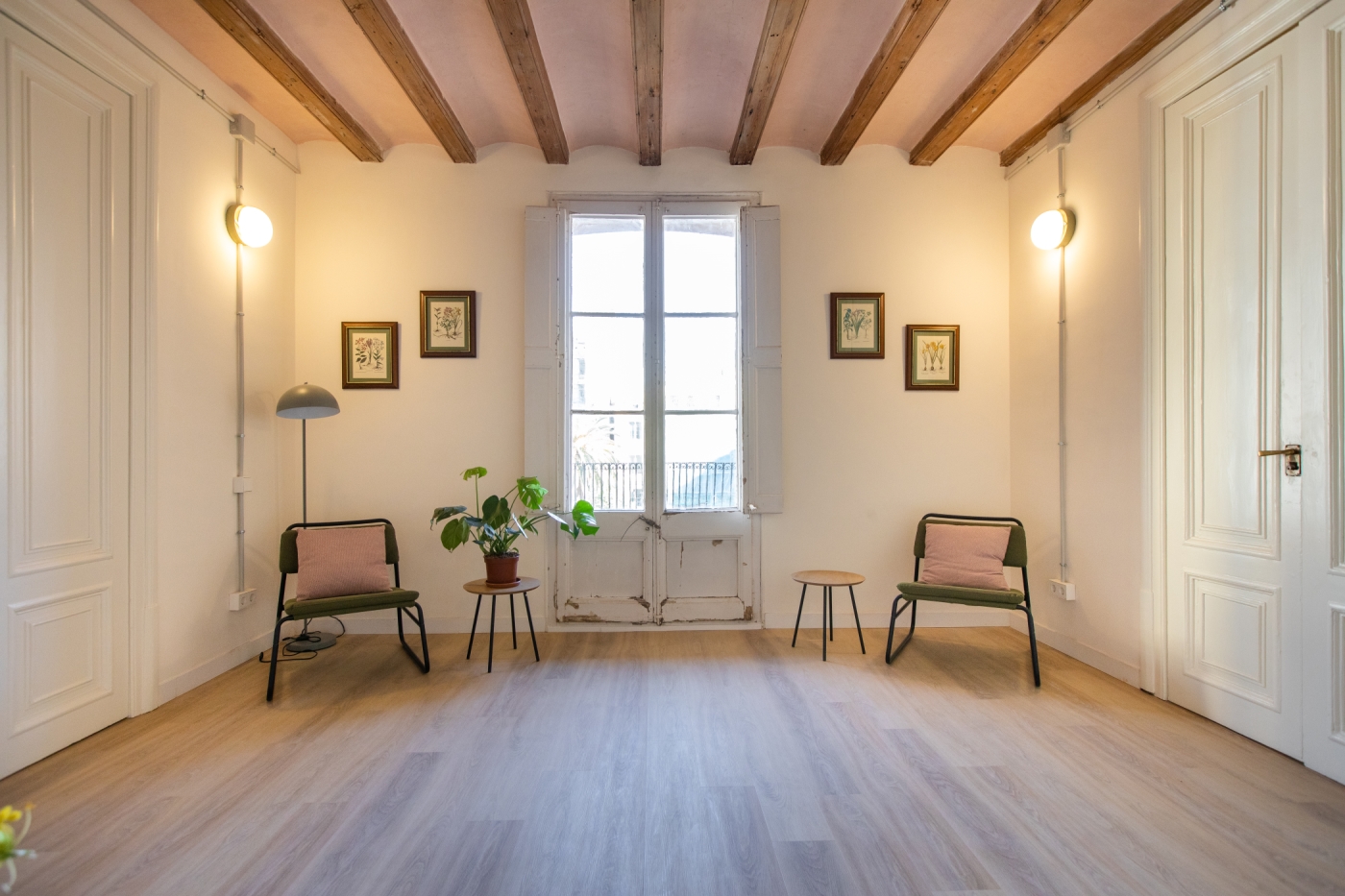 CHARMING SUITE IN RESTORED CO-LIVING in BARCELONA