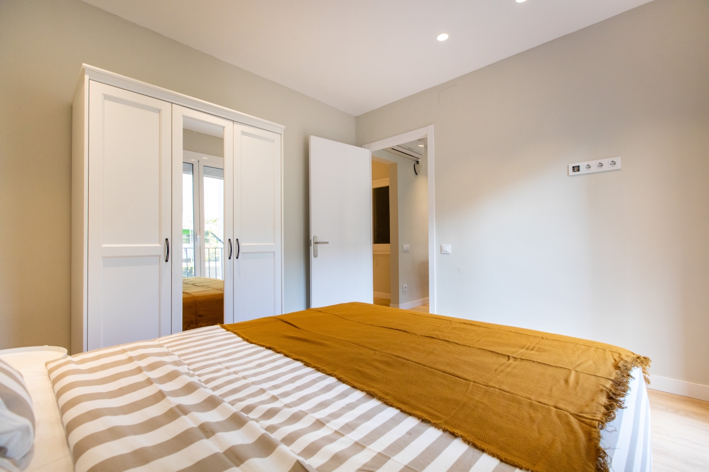 NEWLY RENOVATED APARTMENT BEHIND THE DIAGONAL ILLA in BARCELONA