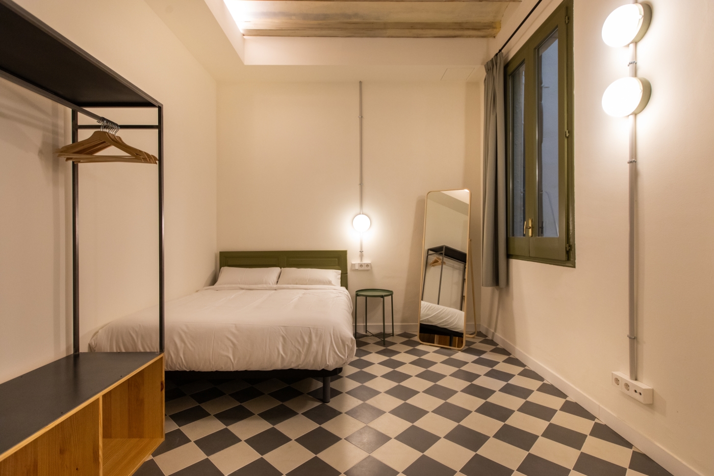 NICE SUITE IN RENOVATED CO-LIVING in BARCELONA