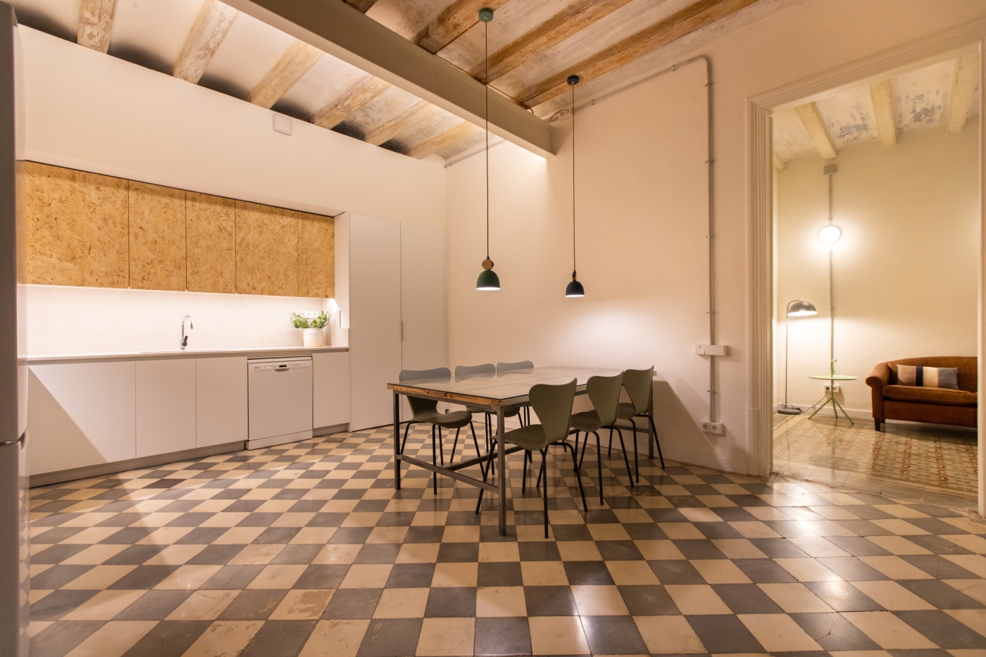 NICE SUITE IN RENOVATED CO-LIVING in BARCELONA