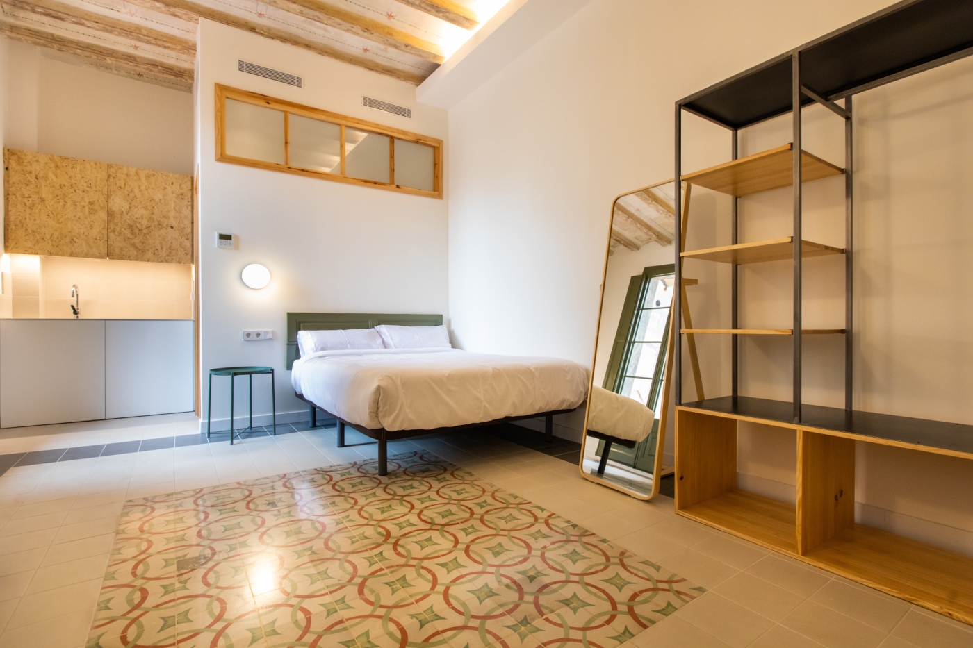DELICIOUS SUITE IN RENOVATED CO-LIVING in Barcelona