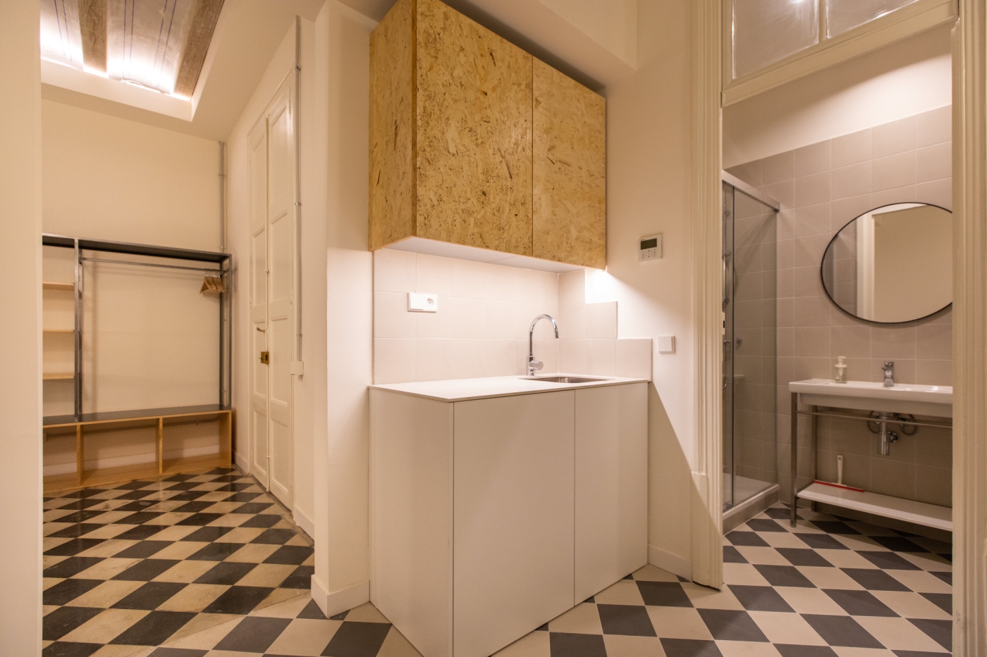 COMFORTABLE SUITE IN RENOVATED CO-LIVING in Barcelona