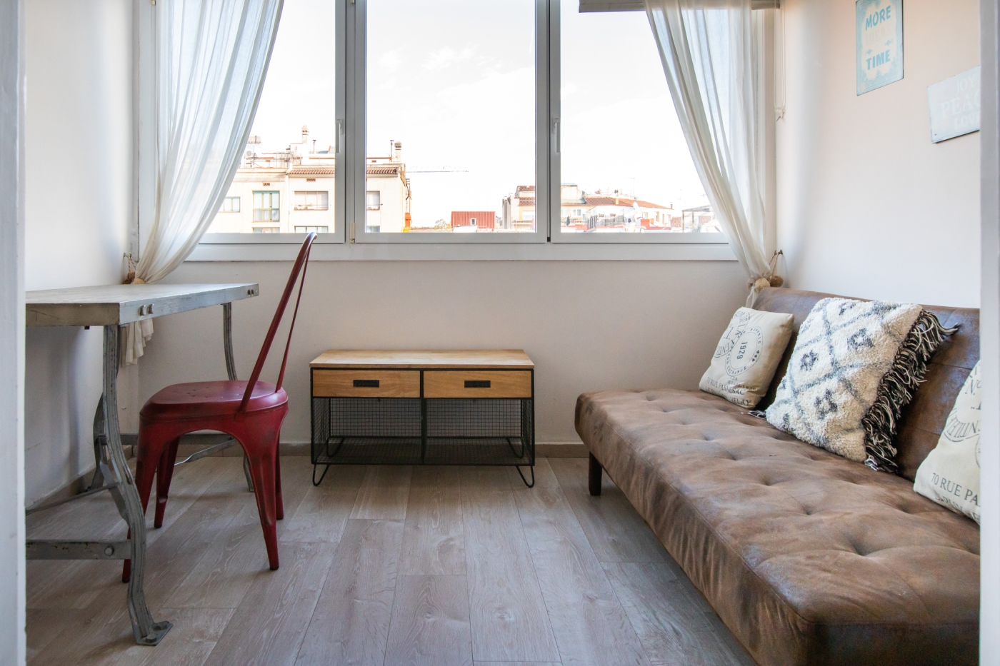 Elegante suite en coliving en Enric Granados in Barcelona
